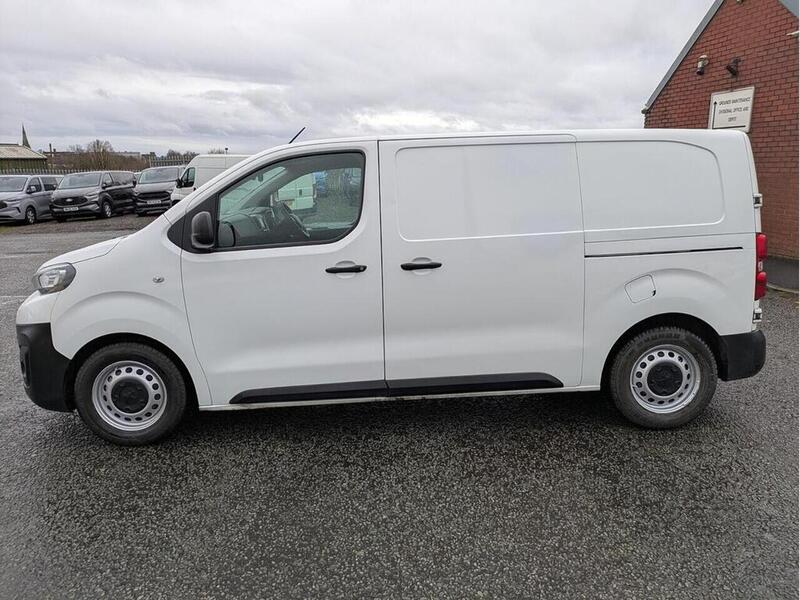 Peugeot 1.6 BlueHDi 1000 Professional Standard Panel Van M Panel Van 1.6 Manual Diesel