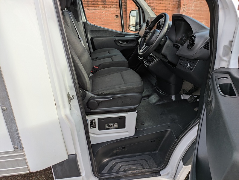 Mercedes-Benz 2.0 315 CDI Progressive Chassis Cab 2dr Diesel Manual RWD L3 Euro 6 (s/s) (150 ps)