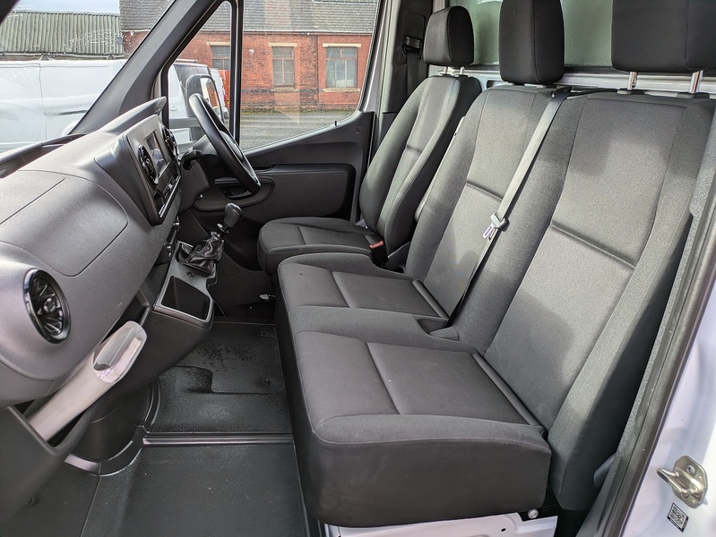 Mercedes-Benz 2.0 315 CDI Progressive Chassis Cab 2dr Diesel Manual RWD L3 Euro 6 (s/s) (150 ps)