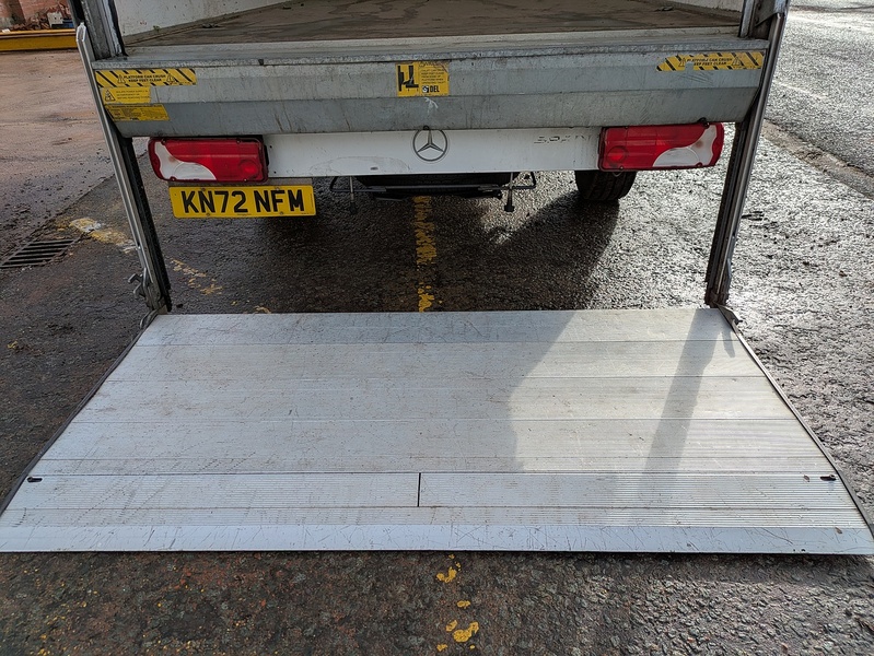 Mercedes-Benz 2.0 315 CDI Progressive Chassis Cab 2dr Diesel Manual RWD L3 Euro 6 (s/s) (150 ps)
