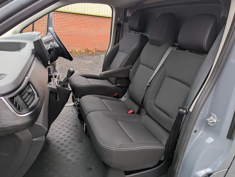Renault 2.0 dCi Blue SL30 Extra Panel Van 5dr Diesel Manual L1 H1 Euro 6 (s/s) (150 ps)