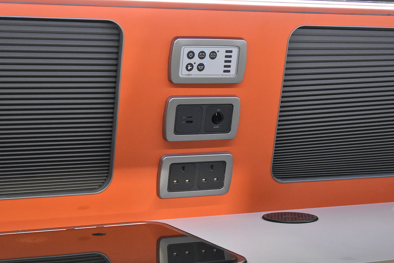 Volkswagen Transporter TDI T28 Highline - U5624