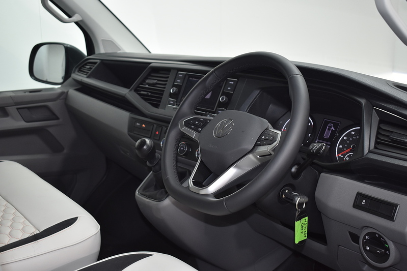 Volkswagen Transporter TDI T28 Highline - U5624