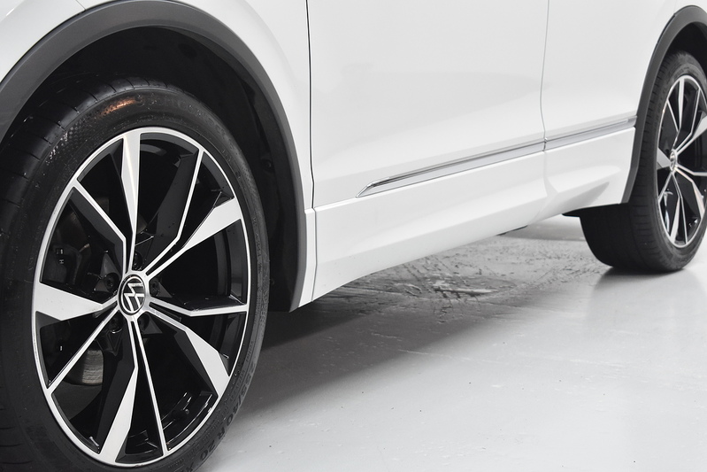 Volkswagen Tiguan TSI R-Line - U5708