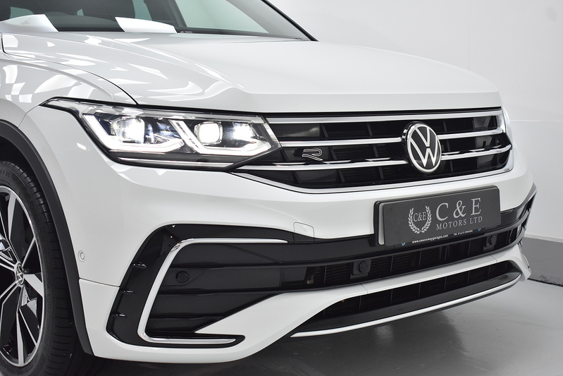 Volkswagen Tiguan TSI R-Line - U5708