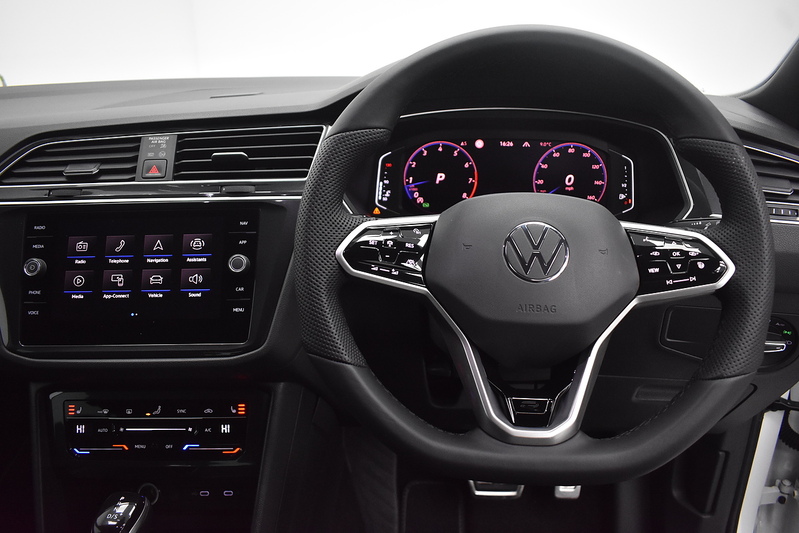 Volkswagen Tiguan TSI R-Line - U5708