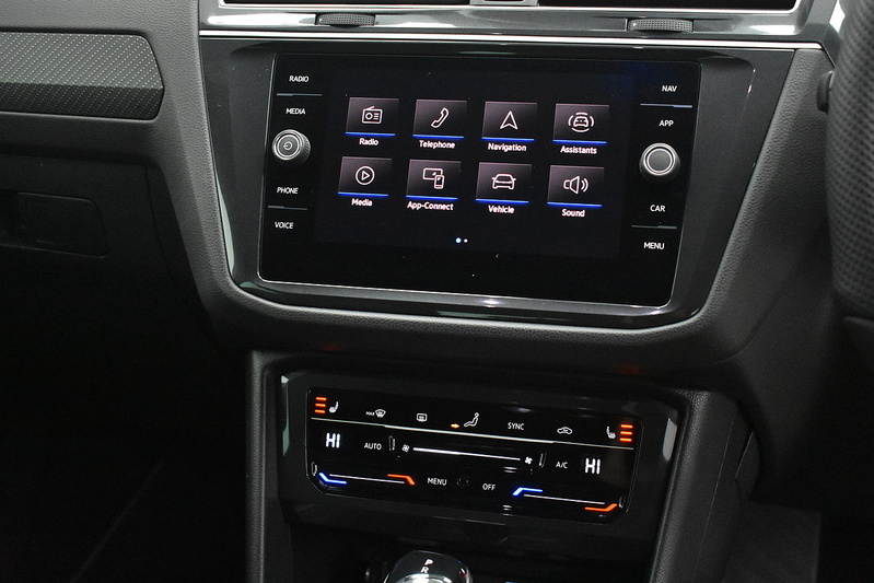 Volkswagen Tiguan TSI R-Line - U5708