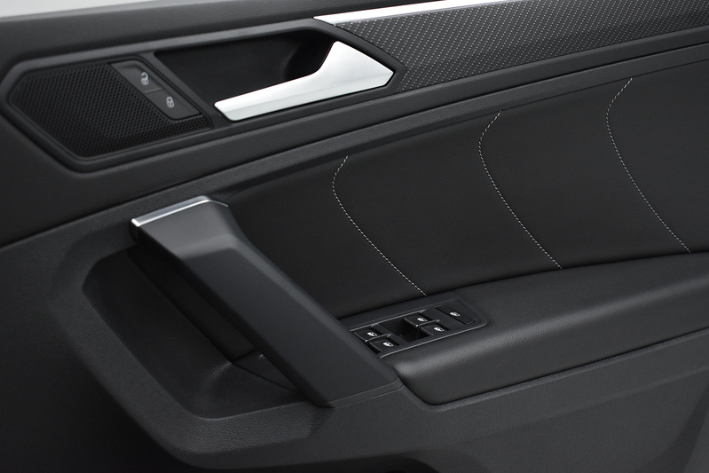 Volkswagen Tiguan TSI R-Line - U5708