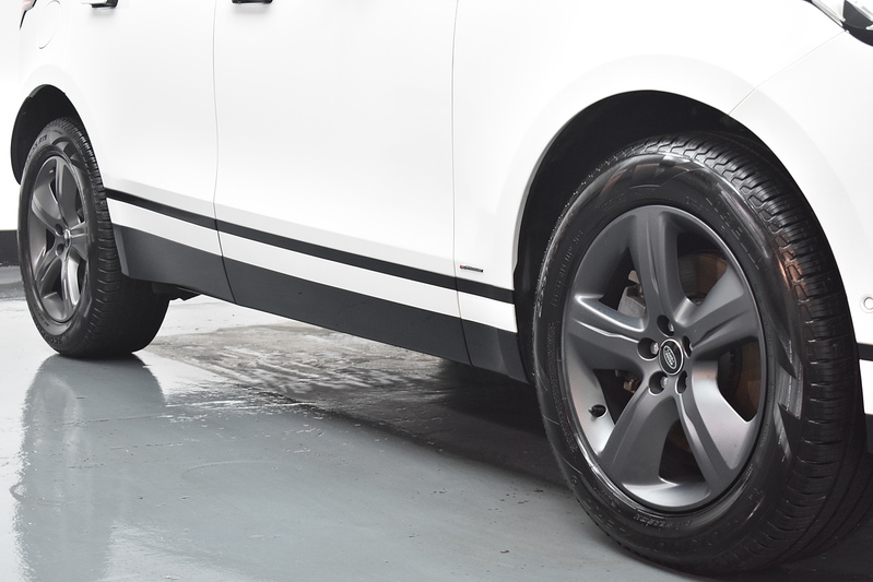 Land Rover Range Rover Velar D200 MHEV R-Dynamic - U5837