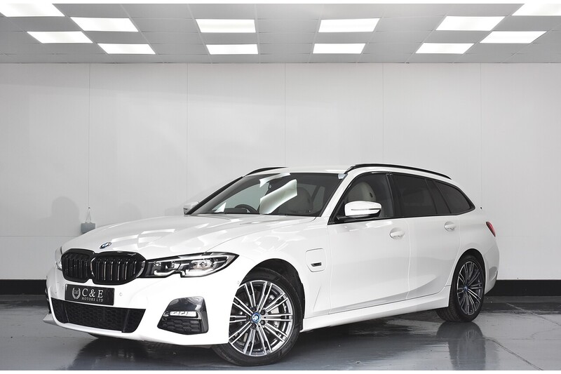 BMW 3 Series 330e M Sport - U5886