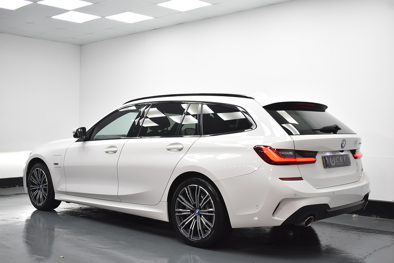 BMW 3 Series 330e M Sport - U5886