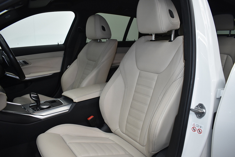 BMW 3 Series 330e M Sport - U5886