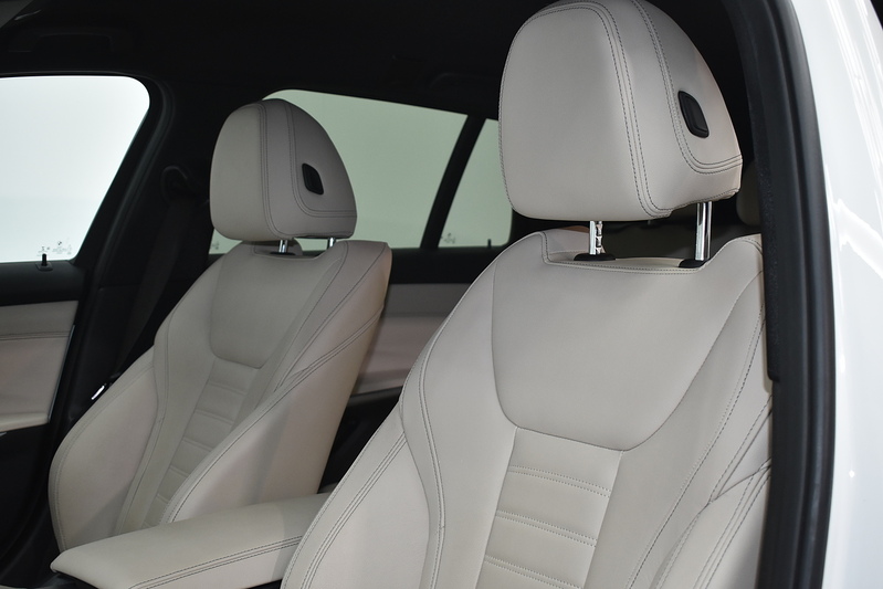 BMW 3 Series 330e M Sport - U5886