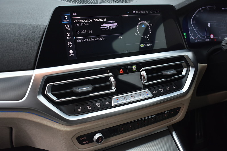 BMW 3 Series 330e M Sport - U5886