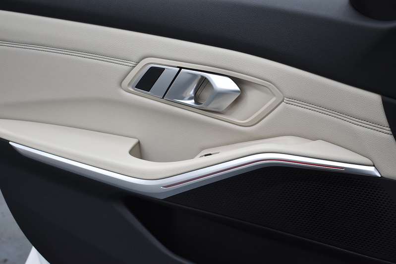 BMW 3 Series 330e M Sport - U5886