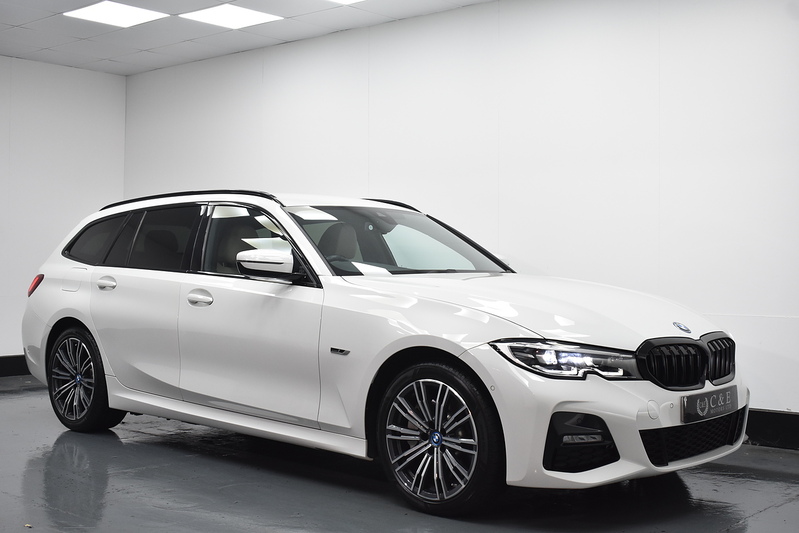 BMW 3 Series 330e M Sport - U5886