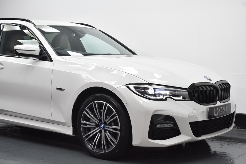 BMW 3 Series 330e M Sport - U5886