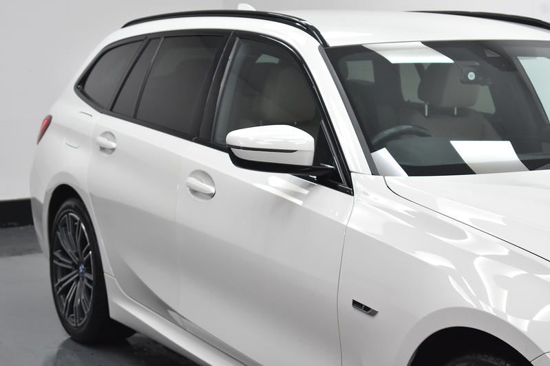 BMW 3 Series 330e M Sport - U5886