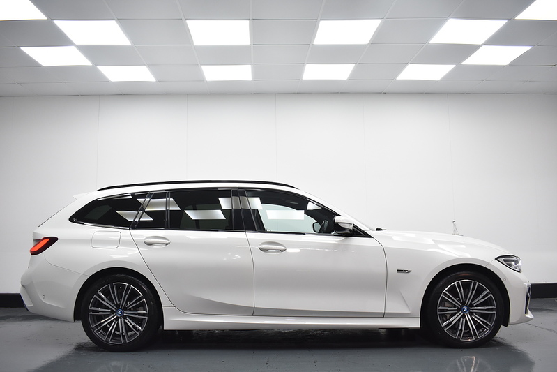 BMW 3 Series 330e M Sport - U5886