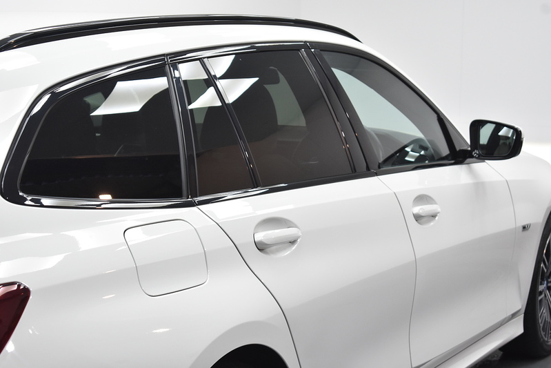 BMW 3 Series 330e M Sport - U5886