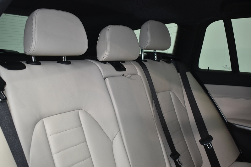 BMW 3 Series 330e M Sport - U5886