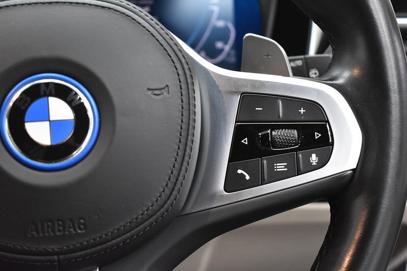 BMW 3 Series 330e M Sport - U5886