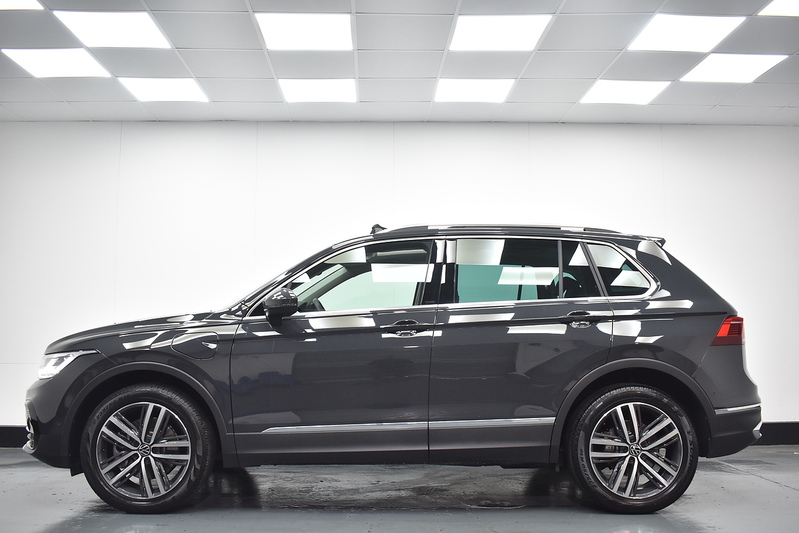 Volkswagen Tiguan TSI Elegance - U5924