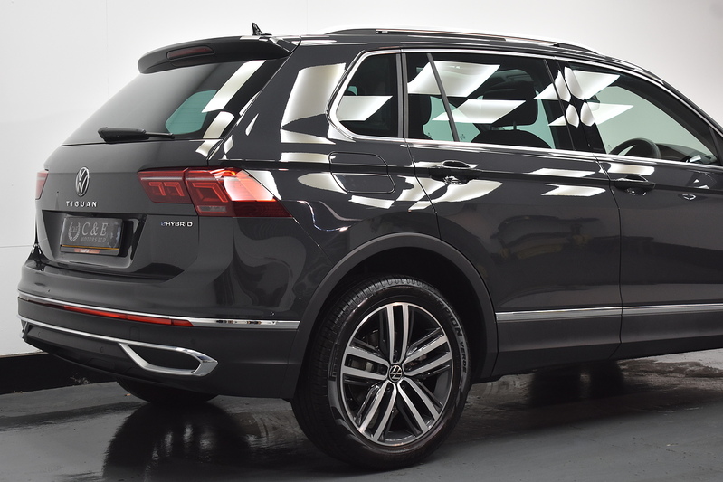 Volkswagen Tiguan TSI Elegance - U5924
