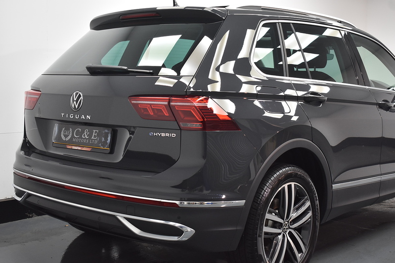 Volkswagen Tiguan TSI Elegance - U5924