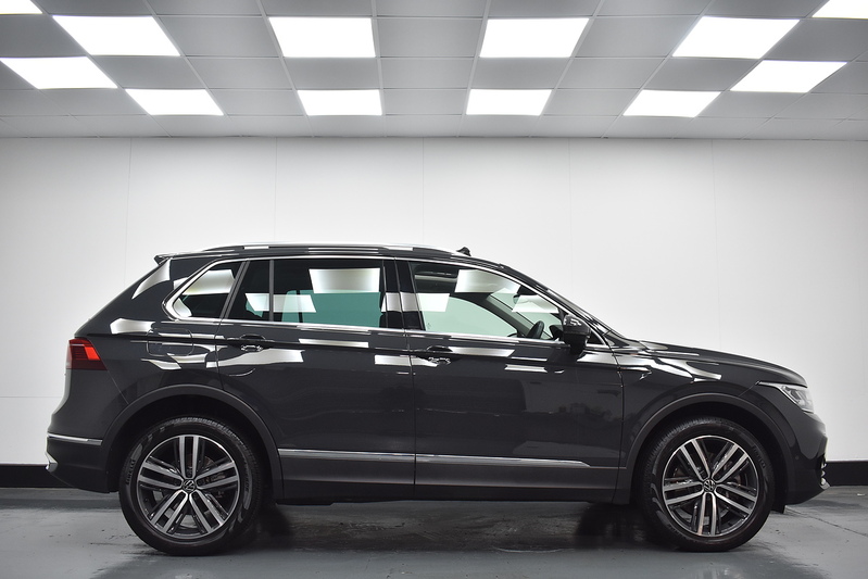 Volkswagen Tiguan TSI Elegance - U5924