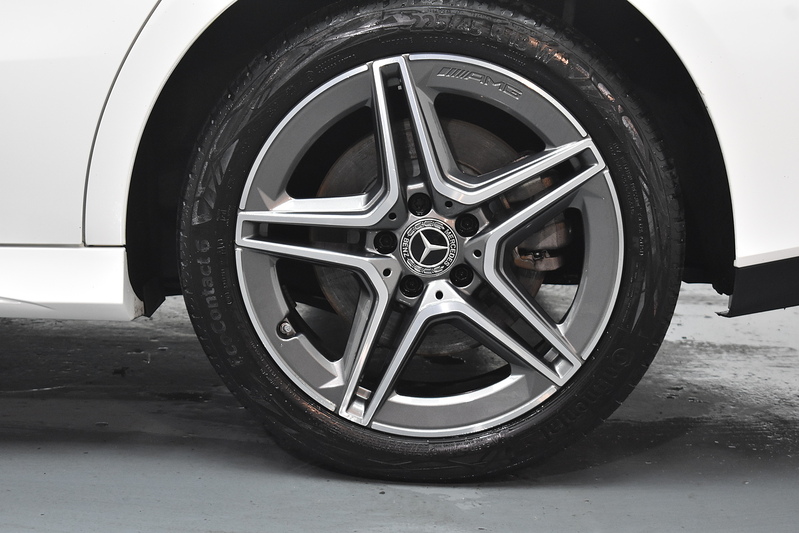 Mercedes-Benz CLA CLA250e AMG Line - U5930