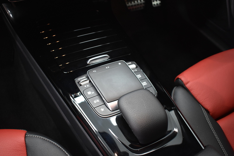 Mercedes-Benz CLA CLA250e AMG Line - U5930