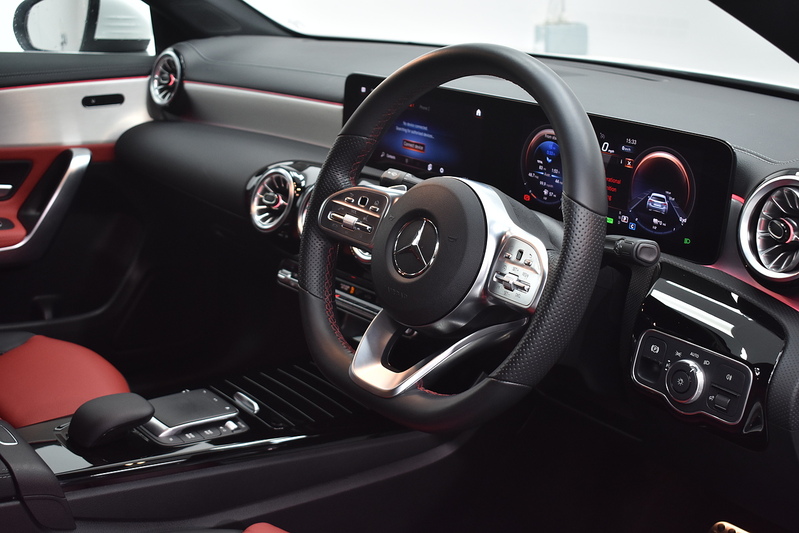 Mercedes-Benz CLA CLA250e AMG Line - U5930