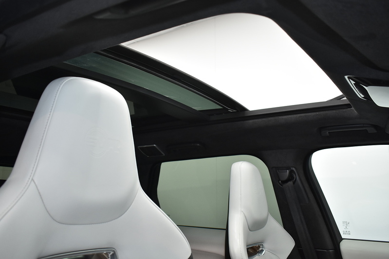 Land Rover Range Rover Sport P575 V8 SVR - U5948