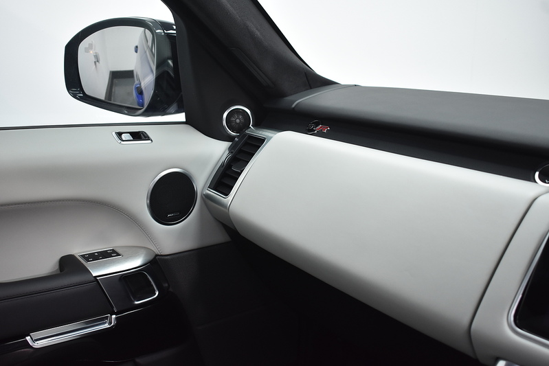 Land Rover Range Rover Sport P575 V8 SVR - U5948