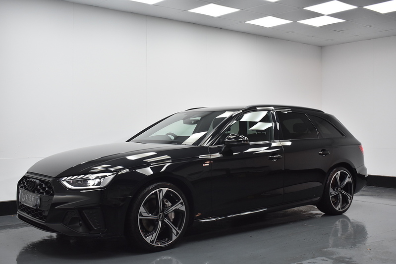 Audi A4 Avant TFSI Black Edition - U5976