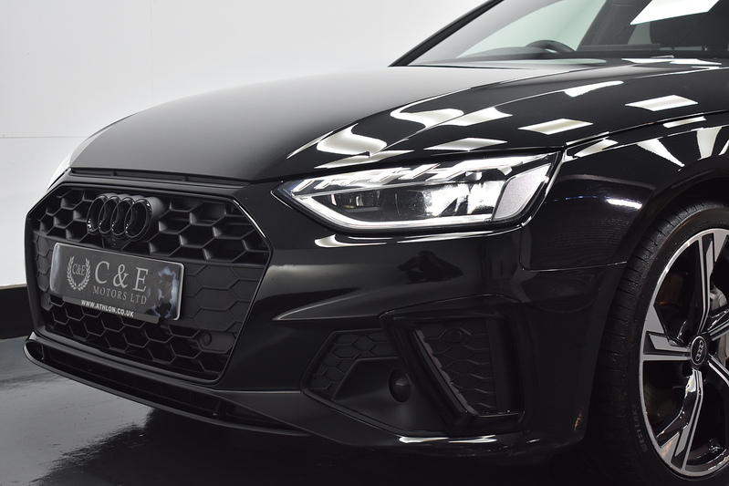 Audi A4 Avant TFSI Black Edition - U5976