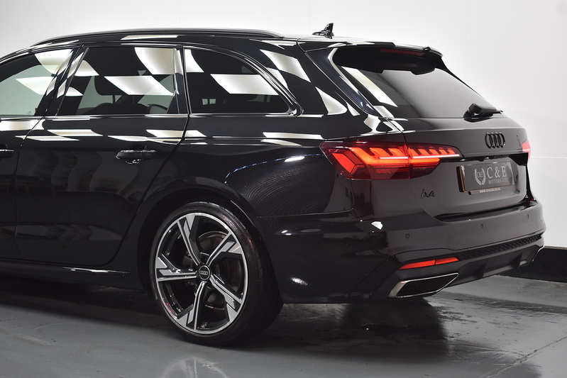 Audi A4 Avant TFSI Black Edition - U5976
