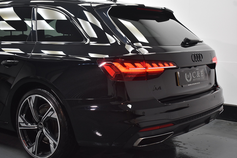 Audi A4 Avant TFSI Black Edition - U5976