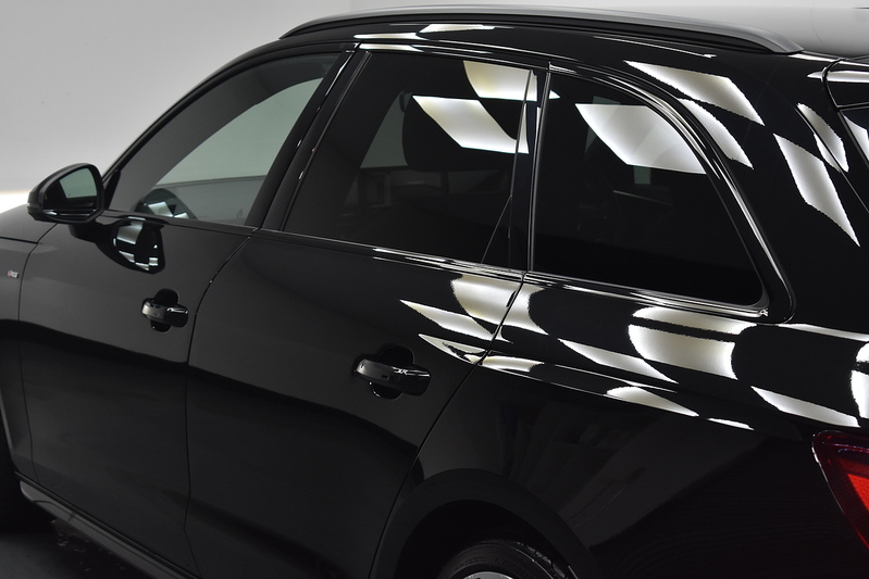 Audi A4 Avant TFSI Black Edition - U5976