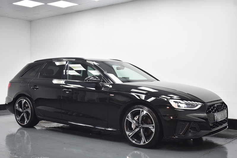 Audi A4 Avant TFSI Black Edition - U5976