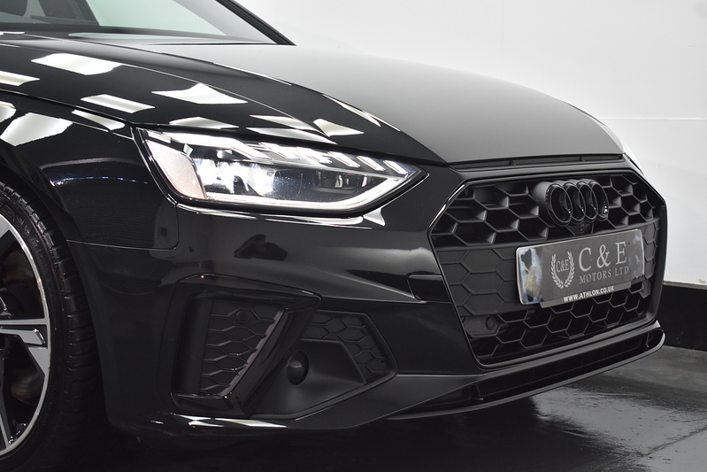 Audi A4 Avant TFSI Black Edition - U5976