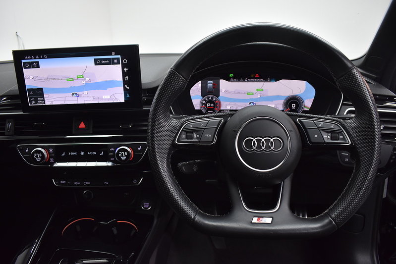 Audi A4 Avant TFSI Black Edition - U5976