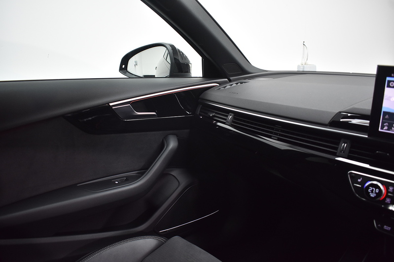 Audi A4 Avant TFSI Black Edition - U5976