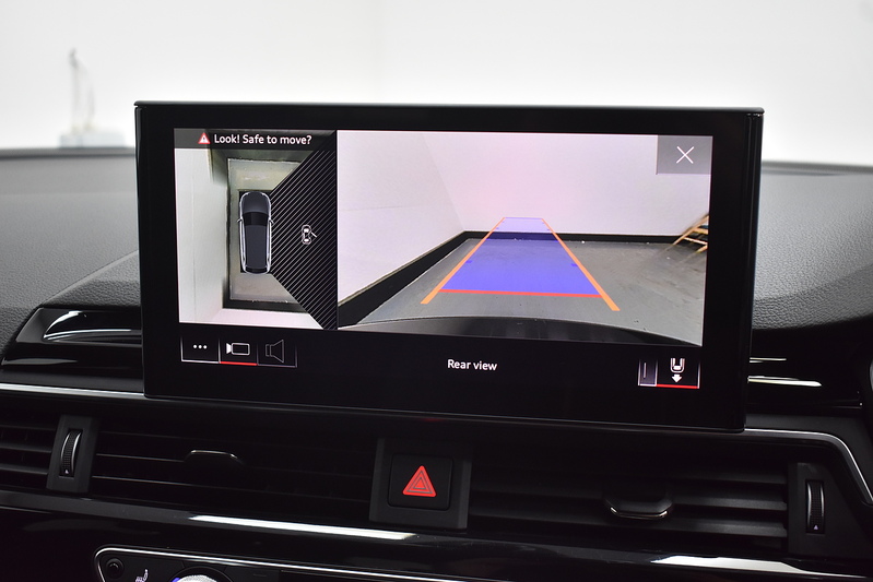 Audi A4 Avant TFSI Black Edition - U5976