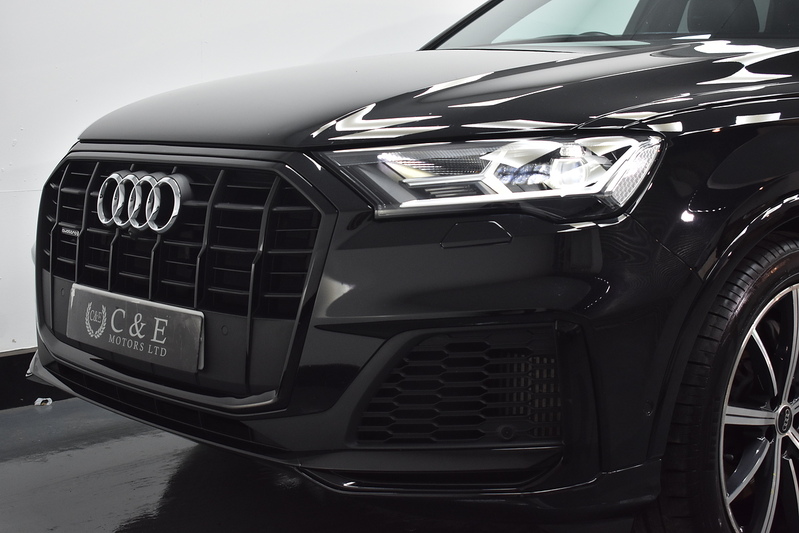Audi Q7 TFSI V6 Black Edition - U5986