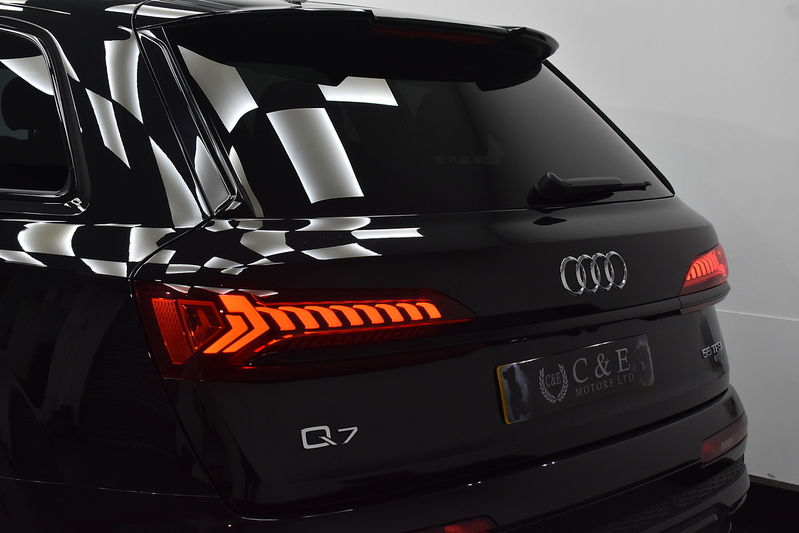 Audi Q7 TFSI V6 Black Edition - U5986