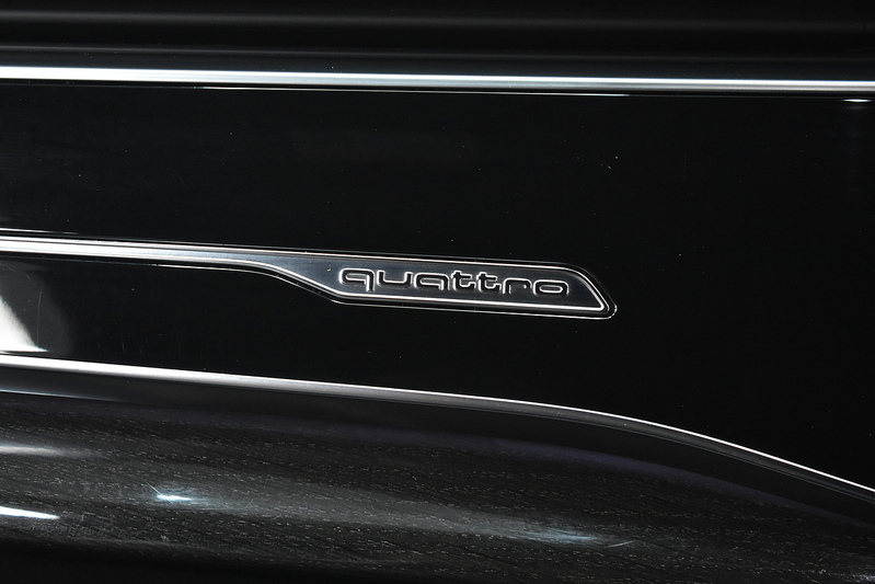 Audi Q7 TFSI V6 Black Edition - U5986