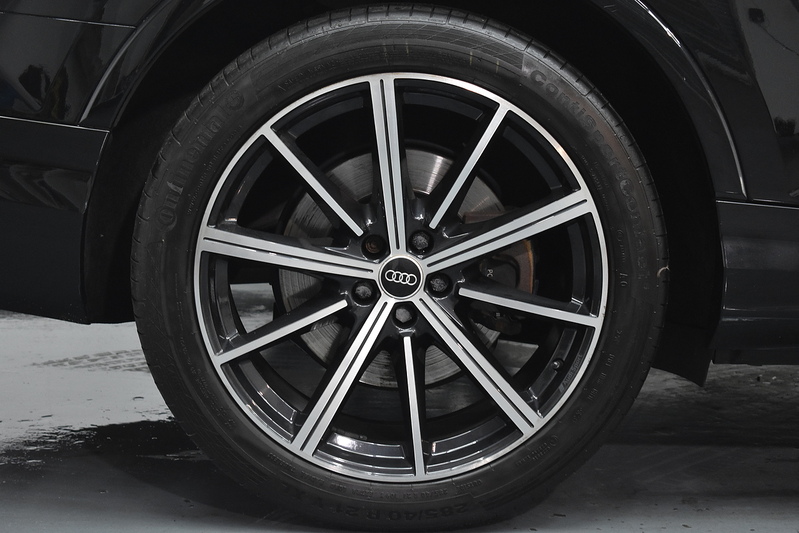 Audi Q7 TFSI V6 Black Edition - U5986