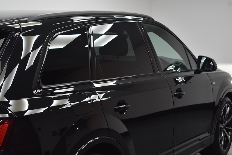Audi Q7 TFSI V6 Black Edition - U5986
